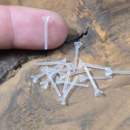 40 Ohrstecker aus Kunststoff (weiß, 12,7 mm) mit Steinmulde. Leicht, hautfreundlich & perfekt für Schmuckherstellung und DIY. Ideal zum Einkleben von Strass oder Schmucksteinen.