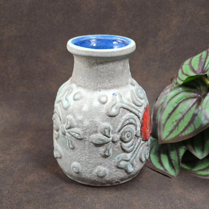 Original Überlacker Vase von 1970. Grau-rote Glasur, 12 cm hoch, sehr guter Vintagezustand. Ideal für Mid Century Deko & Sammler.