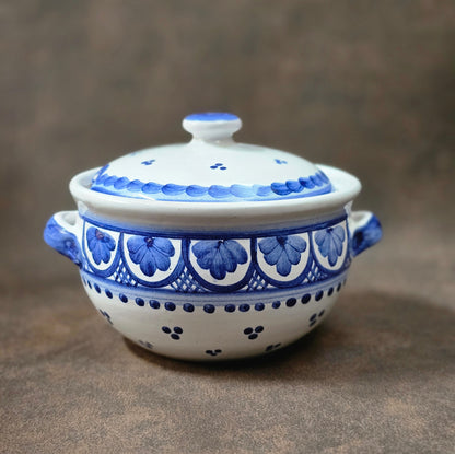 Blau-weiße Vintage-Marmeladendose (Portugal), ca. 250 ml. Handbemalte Keramik auf Fuß, sehr guter Zustand, ideal für Marmelade, Zucker, Sahne & Soßen. Charmantes Landhaus-Highlight!