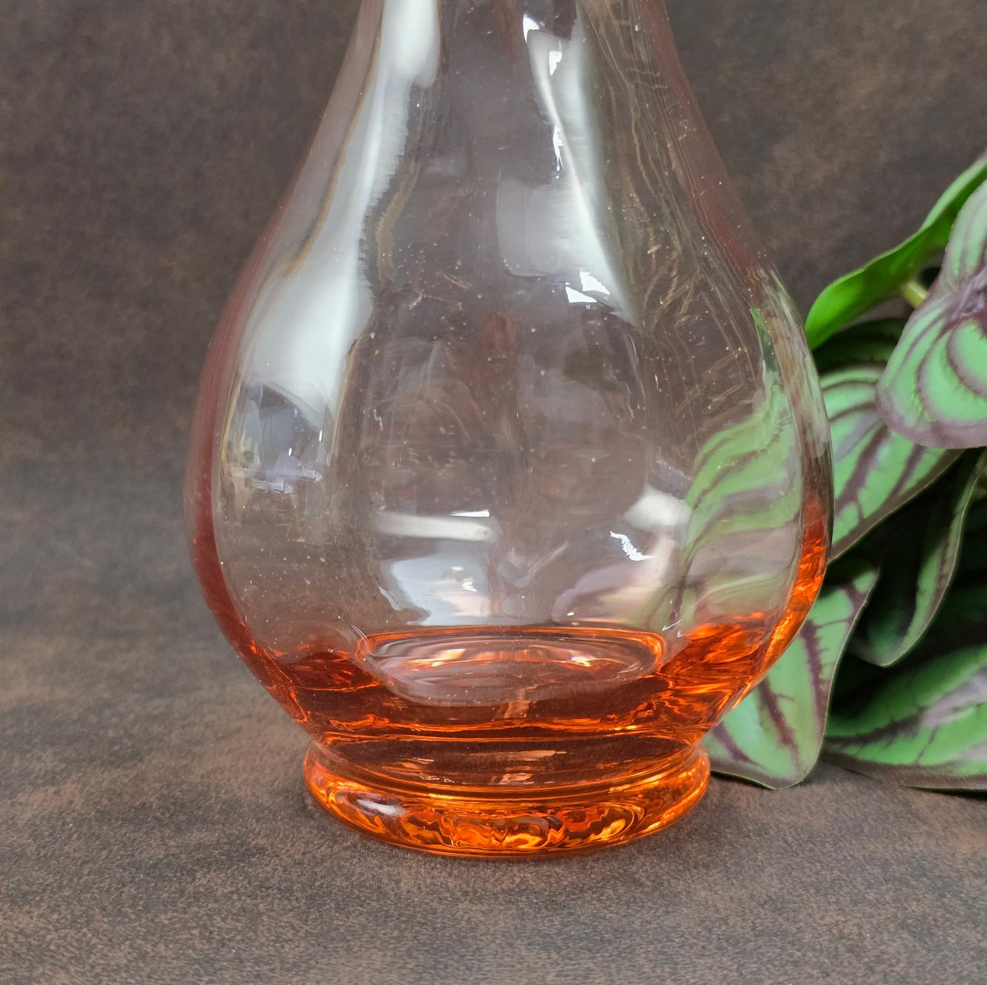 Schwere Rosalinglas Vase aus der DDR – Vintage Deko im 50er-Jahre Stil aus Pressglas – ideal für dein Zuhause oder als besonderes Sammlerstück.