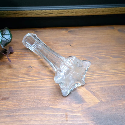 Schlanke Kristallglas-Vase mit sternförmigem Fuß – 15 cm hoch – Vintage-Design aus den 1980ern für einzelne Blumen oder zarte Deko.