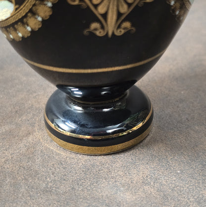 Handgefertigte schwarze Amphoren-Vase aus Griechenland, ca. 1970er, mit 24 K Goldverzierung und klassischen Figurenmotiven.