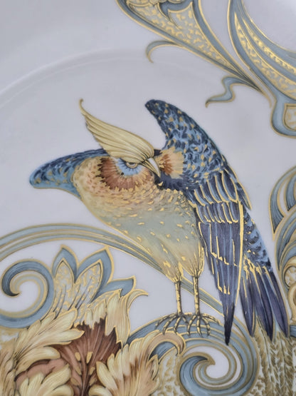 Vintage Kaiser Porzellanschale mit großem Blütenornament in Beige und Braun, umgeben von blauen Linien und Golddekor in Nahaufnahme