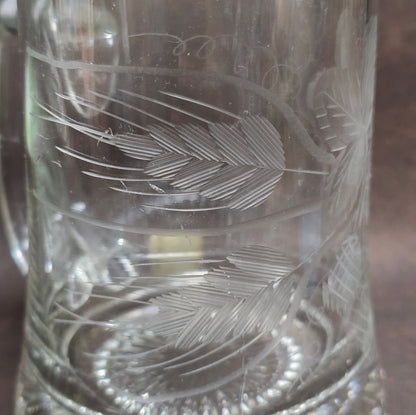 Klassischer Bierseidel von ALWE aus den 80er Jahren – 0,5L Fassungsvermögen, stabiles Kristallglas mit Zinndeckel und Gravur „Hopfen & Malz“. Ideal als Geschenk für Sammler oder Bierfreunde.