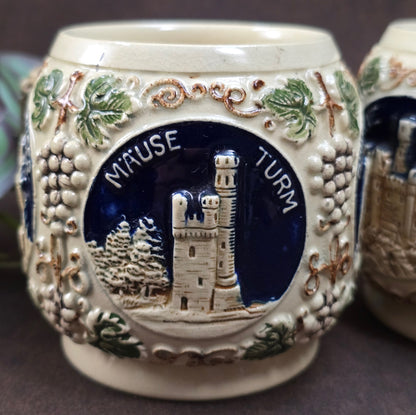Vintage GERZ Bowlebecher-Set (3 Stück) aus den 60er/70ern. Burg- & Schlossmotive, rustikales Steinzeug – ideal für Sammler und Deko-Liebhaber.