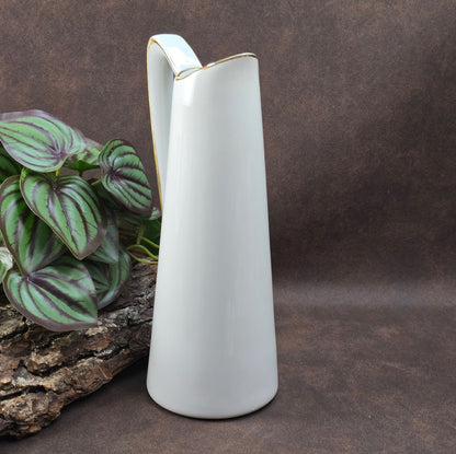 Porzellan-Henkelvase aus der DDR mit Kobaltblau und Gold – stilvolle Vintage-Dekoration mit internationalem Designflair.