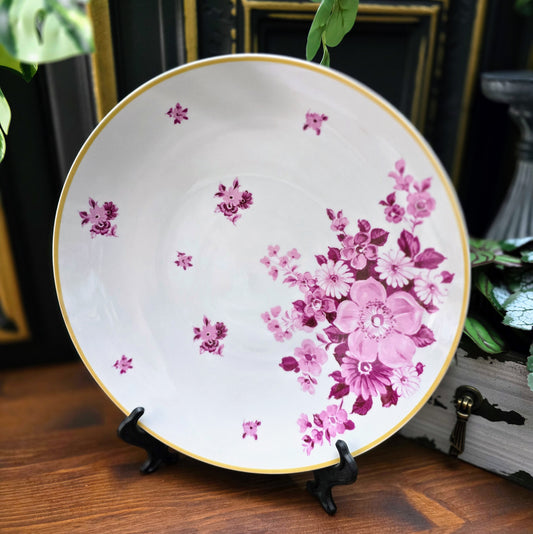 Vintage Kuchenteller Fine China Lichte aus den 1970er Jahren. Ø 27 cm, Porzellan mit purpurfarbenem Blumendekor und gelbem Rand. Sehr guter Zustand.