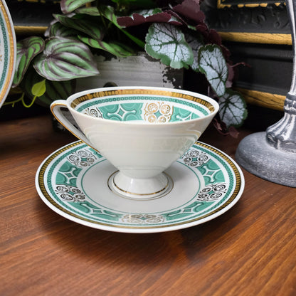 Dein Vintage-Gedeck wartet auf dich – sichere dir dieses seltene Sammlerstück aus Plaue!