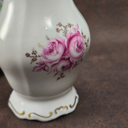 Porzellanvase von Weimar (DDR, ca. 1970), Serie Katharina mit Rosenmotiv & Goldrand. Elegant & makellos – perfekt für Vintage Deko & Sammler:innen.