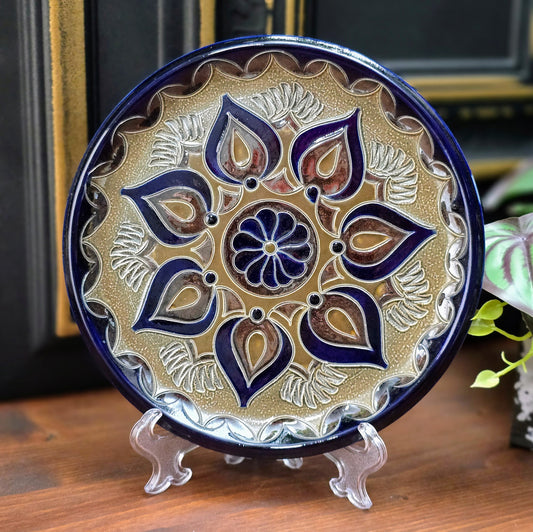 Signierter Wandteller (Ø 19 cm) von Elfriede Balzar-Kopp – Vintage-Steinzeug mit Salzglasur aus den 60ern in Topzustand.