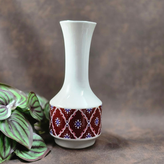 Original DDR-Vase von Wagner & Apel, Thüringen. 1970er-Design mit geometrischen Blumen in Weinrot – stilvoller Vintage-Akzent für Ihr Zuhause.

