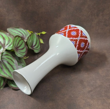 Original DDR-Vase von Wagner & Apel, Thüringen. 1970er-Design mit geometrischen Blumen in Weinrot – stilvoller Vintage-Akzent für Ihr Zuhause.

