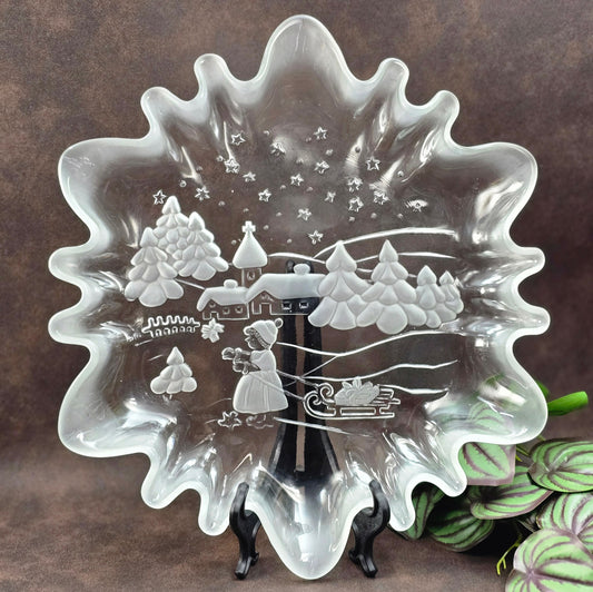 Große Weihnachtsschale von Walther Glas im Winterdorf-Design. Pressglas mit Frostrelief aus den 1990ern. Perfekt für festliche Vintage-Dekoration.