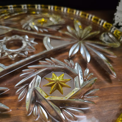 Schwere Vintage-Kristallglasplatte von Walther Glas, 1970er, Ø 30 cm, 3 Füße, Schleuderstern-Motiv & gelbe Akzente – dekorativ & funktional, perfekter Retro-Tischschmuck.