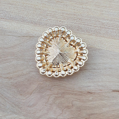 1x Zierelement Herz mit rotem Schmuckstein, Strass und weißen Halbperlen, vergoldet, 27x26mm
