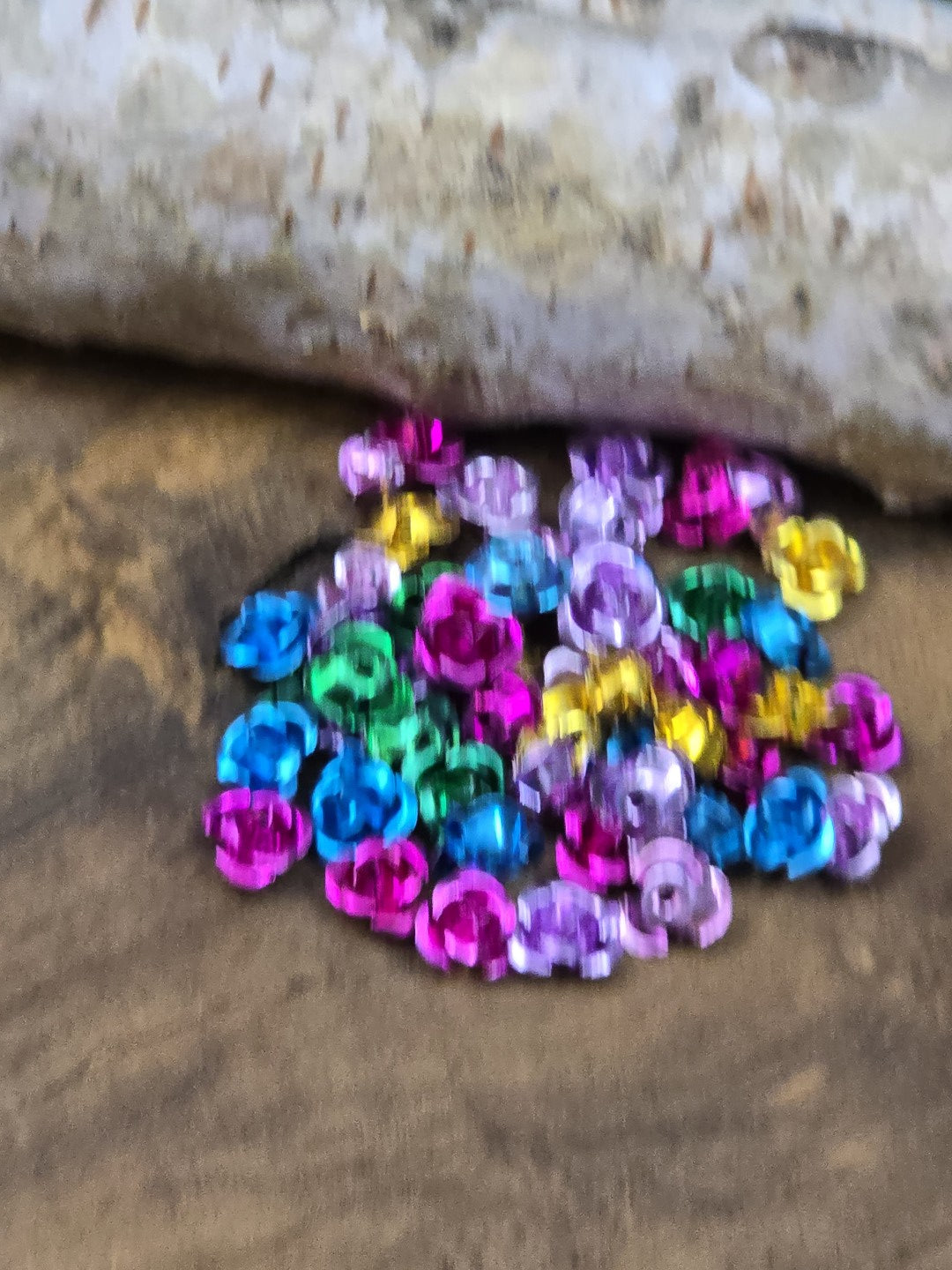 Farbiger Perlen-Mix kleine Aluminium-Blüten perlen 7 mm für Bastelarbeiten