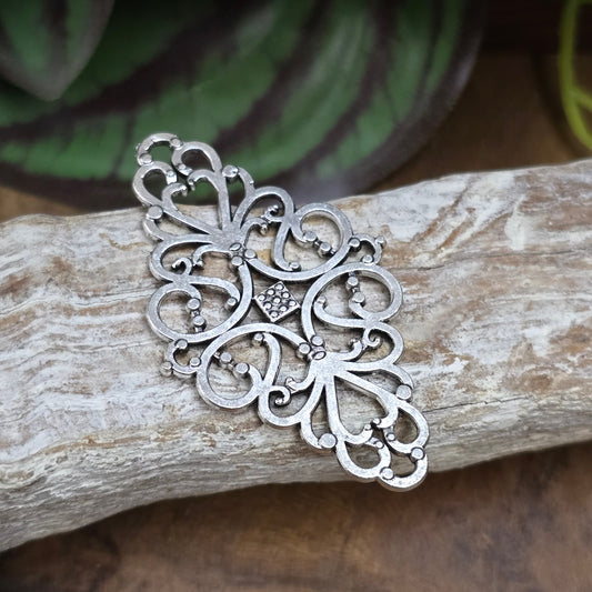 2 antiksilberfarbene Verbinder mit Vintage-Flair – 41 mm, perfekt für Schmuck, Choker, Deko & Accessoires. Mit Ösen, beidseitig verwendbar.
