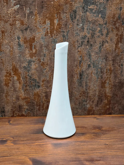 Schlanke weiße Arzberg Solitärvase aus Porzellan, Mid-Century Modern Design, 24 cm hoch.