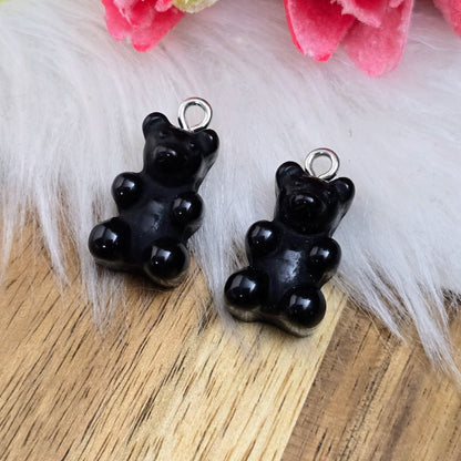 2 schwarze Resin-Bärchen mit silberner Öse – 20 mm – ideal für Ketten, Armbänder & Ohrringe. Süße Anhänger für Deine DIY-Schmuckideen.