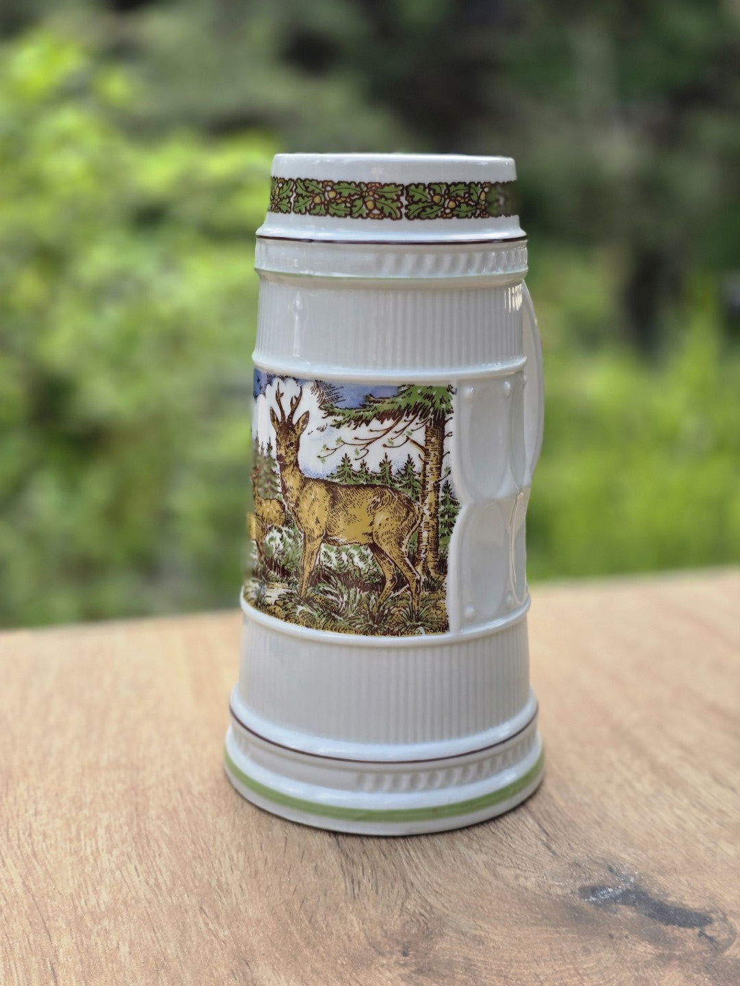 Vintage DDR Porzellan Bierkrug von Colditz Lettin mit Rehmotiv, Waldszene und weißem Reliefdekor