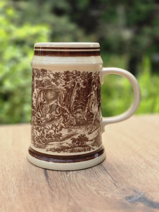 Colditz Porzellan Bierkrug mit braunem Ridinger Jagdmotiv, Reiter, Jagdhunden und Wildschwein