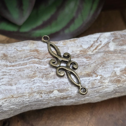 2 filigrane Schmuckverbinder in Antik Bronze, 29 mm – ideal für Ketten, Armbänder & Fantasy-Designs. Dein Vintage-Look zum Selbermachen.


