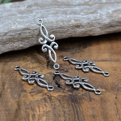 4 filigrane Schmuckverbinder in Antik Silber, 29 mm – ideal für Ketten, Elfen- & LARP-Schmuck. Leicht & stilvoll für kreative DIY-Projekte.
