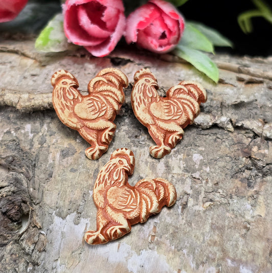 Das Bild zeigt Flatbacks Hühner – 23 x 18mm – Antik-Look – Charmante Akzente für deine DIY-Projekte