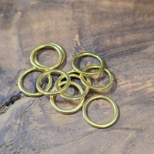 10 geschlossene goldene Verbindungsringe 14,5mm, stabil, Schmuckzubehör für DIY-Schmuck, Ketten, Ohrringe, Armbänder und kreative Projekte.