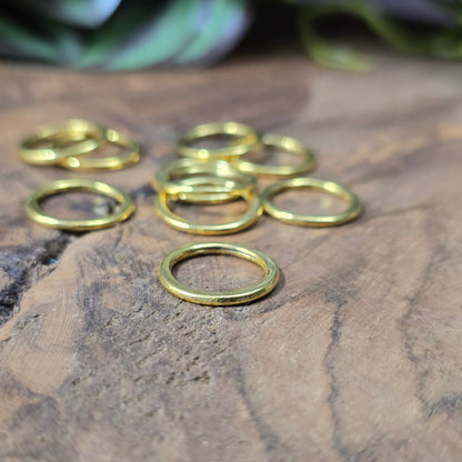 10 geschlossene goldene Verbindungsringe 14,5mm, stabil, Schmuckzubehör für DIY-Schmuck, Ketten, Ohrringe, Armbänder und kreative Projekte.
