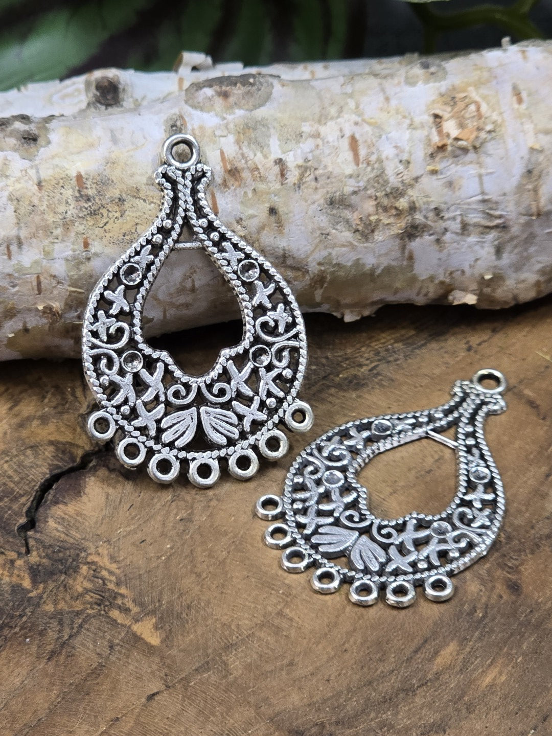 Antiksilber Schmuckverbinder im Tropfen-Design als 2er Set für DIY Ohrringe
