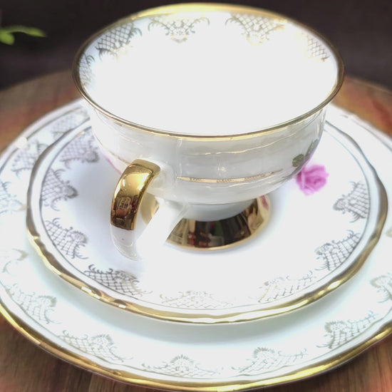 Elegantes 3-teiliges Porzellan-Gedeck von Chodzież (Polen) mit Rosendekor & Goldrand. 1970er/1980er. Ideal als Vintage-Sammlerstück oder zum stilvollen Servieren.