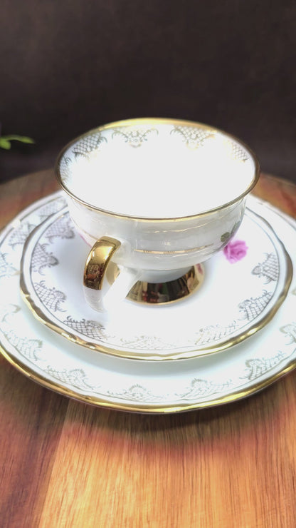 Elegantes 3-teiliges Porzellan-Gedeck von Chodzież (Polen) mit Rosendekor & Goldrand. 1970er/1980er. Ideal als Vintage-Sammlerstück oder zum stilvollen Servieren.