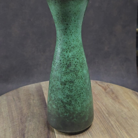 Jasba Vintage-Keramikvase 102/20 – 1970er, smaragdgrün mit dunklem Verlauf, matt & glänzend. Sammlerobjekt in sehr gutem Zustand. Made in Germany.
