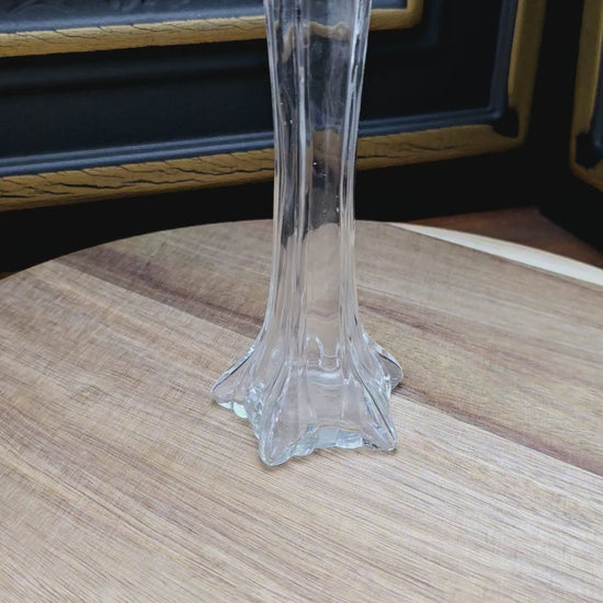 Schlanke Kristallglas-Vase mit sternförmigem Fuß – 15 cm hoch – Vintage-Design aus den 1980ern für einzelne Blumen oder zarte Deko.