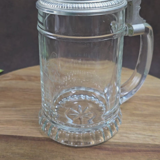 Vintage BMF Bierseidel 0,5L: Graviertes Rehmotiv auf Glas, Zinndeckel, guter Zustand mit Kratzern am Deckel, 1980er/1990er. Sammlerstück & Geschenkidee!