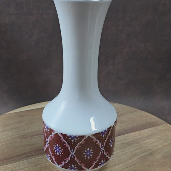 Original DDR-Vase von Wagner & Apel, Thüringen. 1970er-Design mit geometrischen Blumen in Weinrot – stilvoller Vintage-Akzent für Ihr Zuhause.

