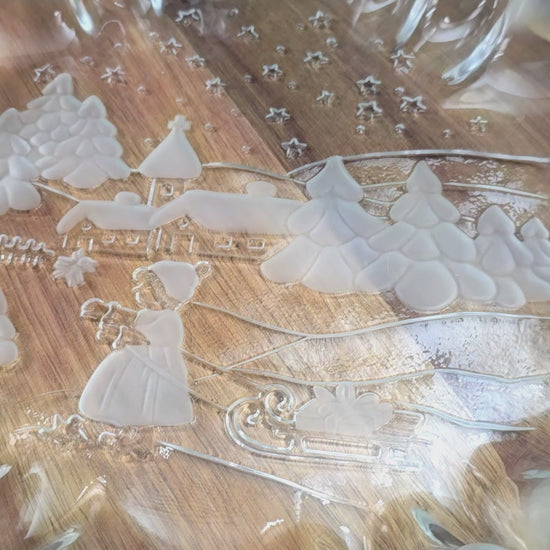 Große Weihnachtsschale von Walther Glas im Winterdorf-Design. Pressglas mit Frostrelief aus den 1990ern. Perfekt für festliche Vintage-Dekoration.