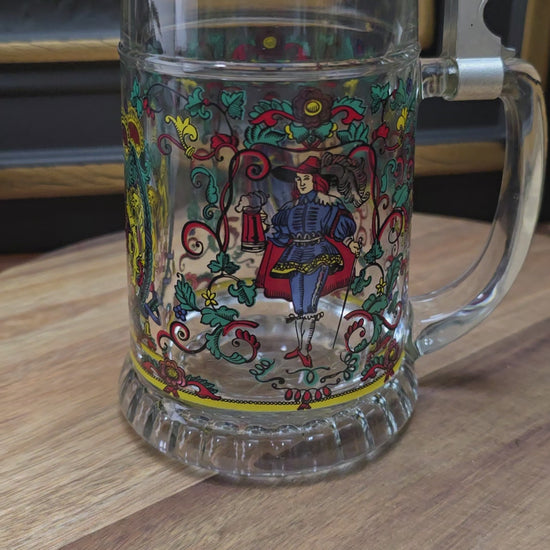 Original BMF Bierseidel mit Löwen-Wappen & Zinndeckel. 0,5L Glaskrug aus den 1970er/80er Jahren – schwer, robust, mit Engel-Punze – perfekter Vintagekrug für Sammler & Bierliebhaber.