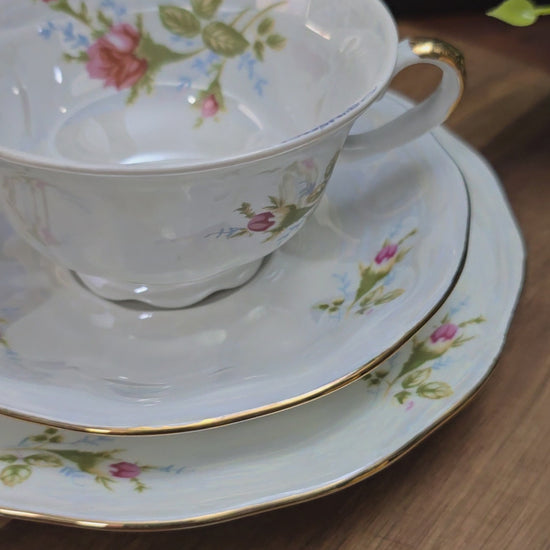 Jarolina Vintage Sammelgedeck (1970er): Lusterware mit Rosen & Golddekor – Tasse, Untertasse, Teller – stilvoll & romantisch!