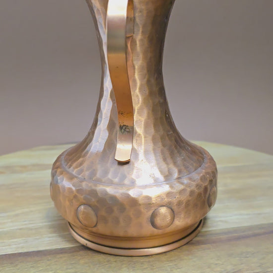 Kupferkanne von SKS aus den 1980ern – Vintage Hammerschlag-Design mit 0,5L Volumen, stilvoll & dekorativ im Art Deco Stil.