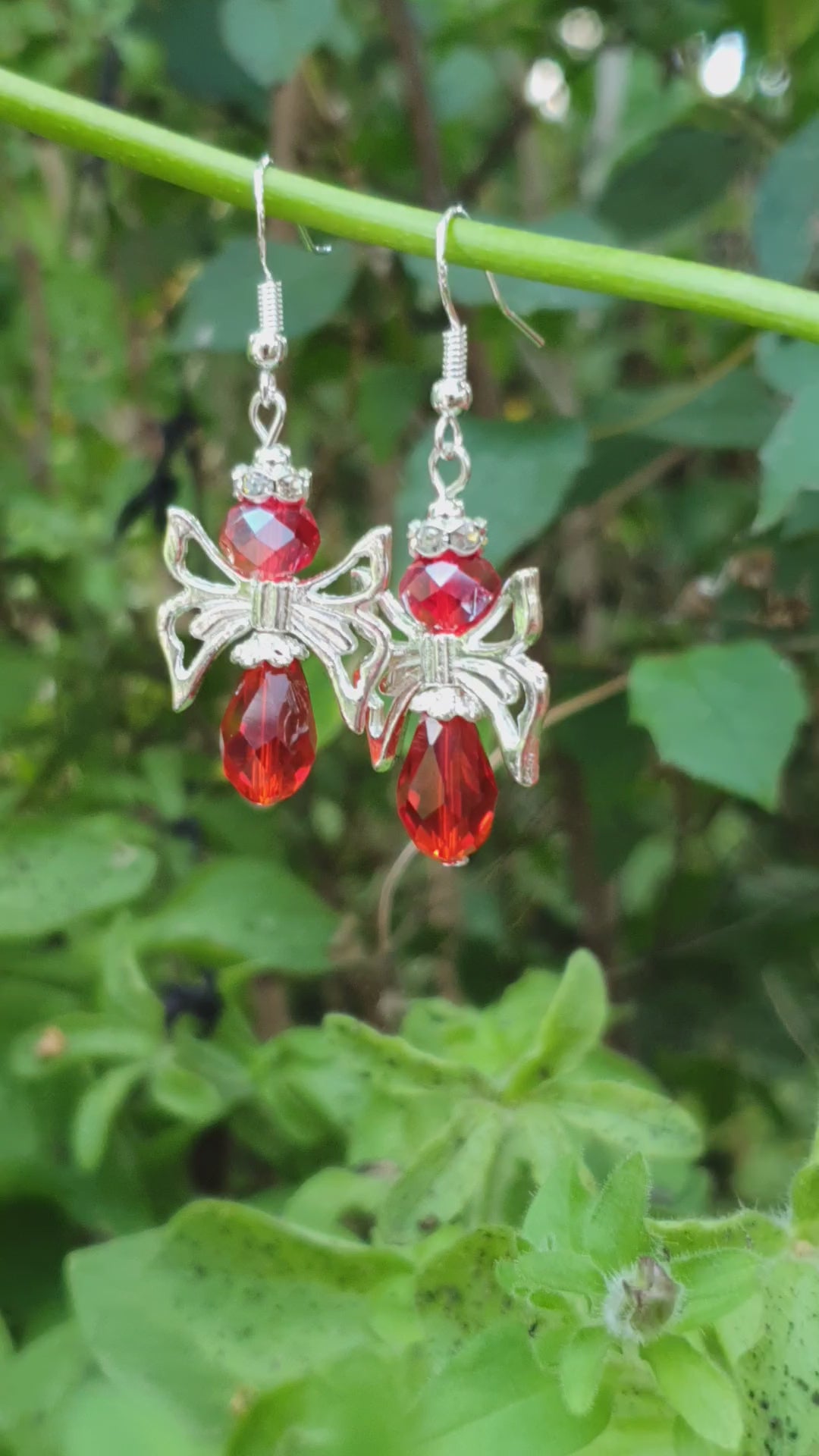 Handgefertigte Ohrhänger Schmetterlingsfee .925 Silber mit rotem Kristallglas 