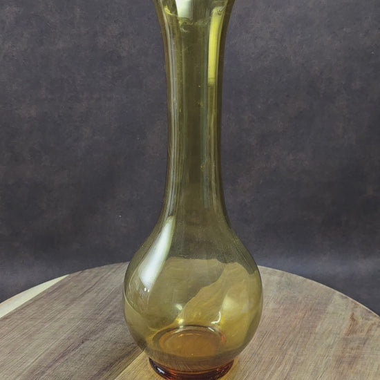 Vintage Lauscha Vase, bernsteinfarben, 70er Jahre DDR. Mundgeblasen mit Rüschenrand. Für Retro-Wohnungen, Sammler & Liebhaber handgefertigten Glases.