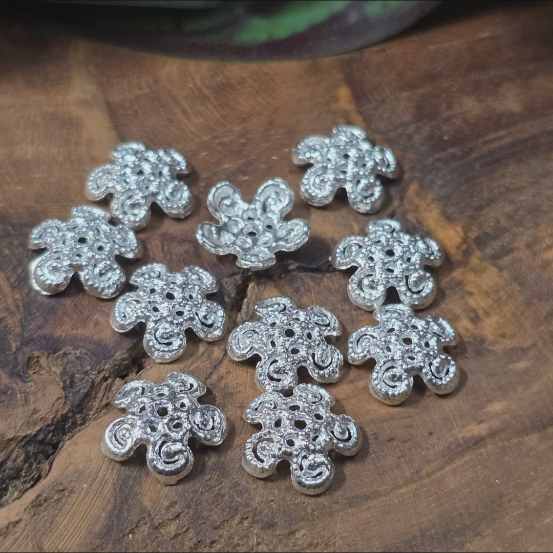 20 filigrane Perlenkappen, 12 mm, .925 Sterling Silber versilbert – ideal zum Verzieren & Schützen von Perlen. Must-have für Schmuckherstellung & DIY-Projekte.