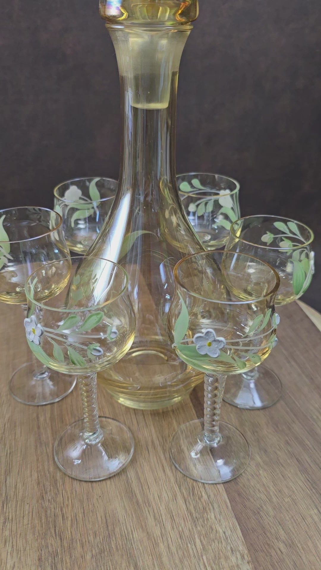 Exklusives Likörset mit Karaffe & 6 mundgeblasenen Gläsern aus Böhmen, 1950er/60er. Jedes Glas ein Unikat – perfekt für Sammler:innen & Vintageliebhaber:innen!