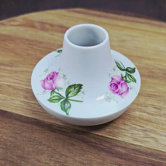 Vintage-Minivase von Seltmann Weiden aus Porzellan, Serie Annabell, 1960er. Rote Rosen auf zartem Weiß – ideal für kleine Blüten & nostalgische Deko.