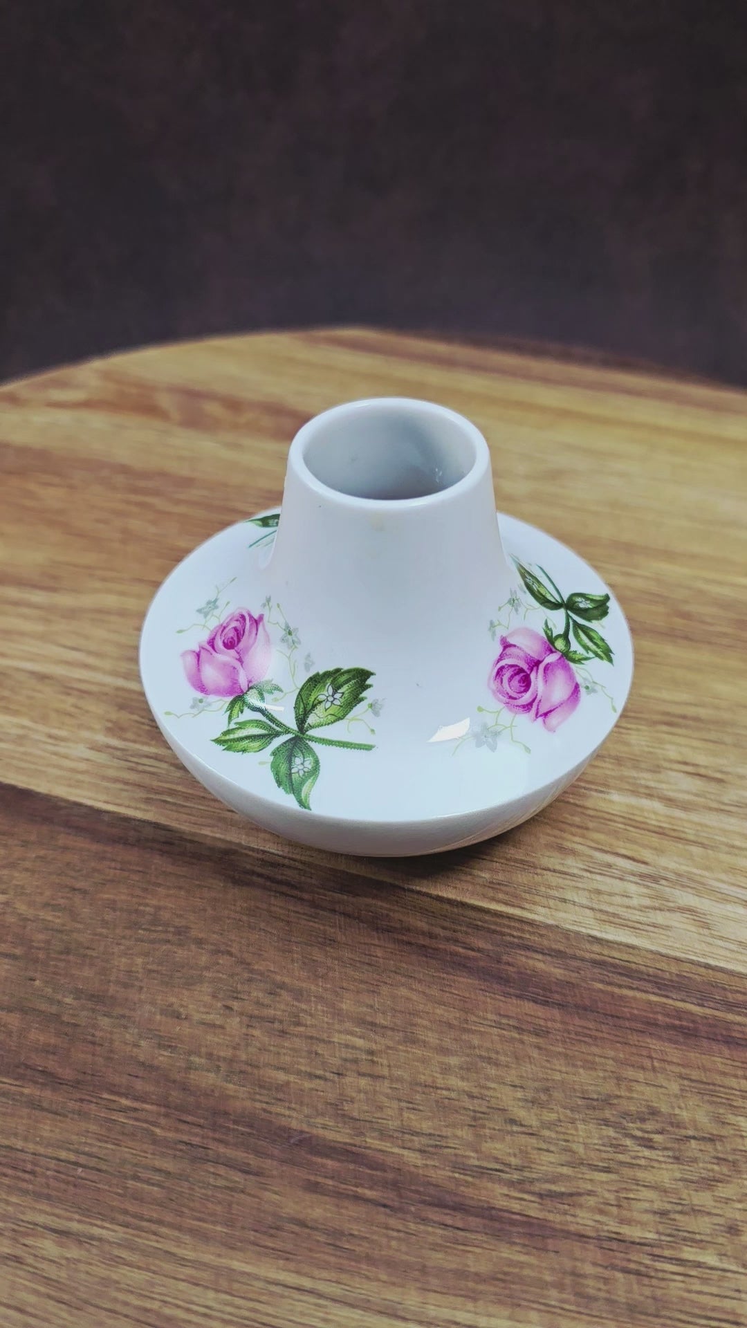 Vintage-Minivase von Seltmann Weiden aus Porzellan, Serie Annabell, 1960er. Rote Rosen auf zartem Weiß – ideal für kleine Blüten & nostalgische Deko.