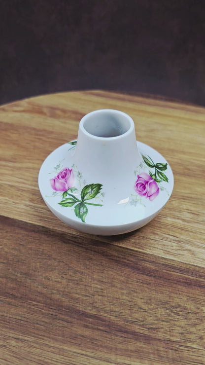 Vintage-Minivase von Seltmann Weiden aus Porzellan, Serie Annabell, 1960er. Rote Rosen auf zartem Weiß – ideal für kleine Blüten & nostalgische Deko.