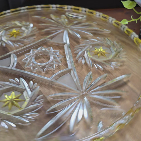 Schwere Vintage-Kristallglasplatte von Walther Glas, 1970er, Ø 30 cm, 3 Füße, Schleuderstern-Motiv & gelbe Akzente – dekorativ & funktional, perfekter Retro-Tischschmuck.