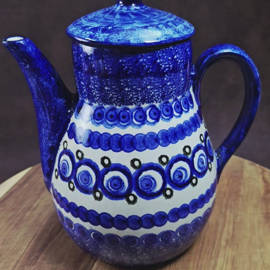 Bunzlauer Schwämmeldekor-Kanne 1970er, Ceramika Artystyczna, 1L, Blau-Weiß, handbemalt, polnische Keramik im sehr guten Vintagezustand.